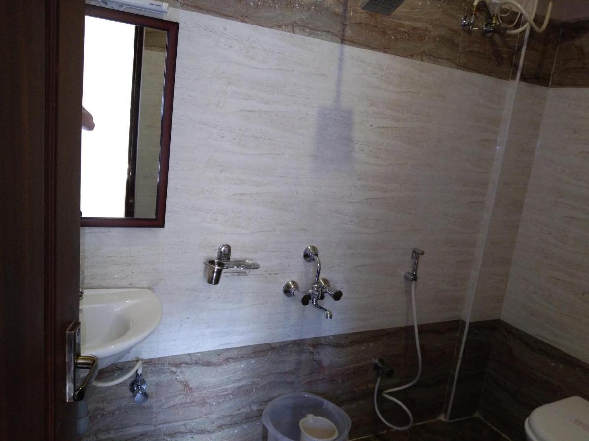 Ack Palacce Inn Йеркауд Екстериор снимка